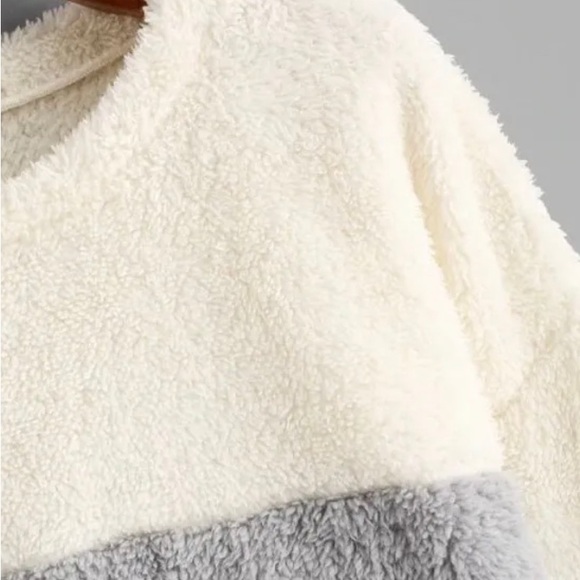 Gearup Plush Faux Fur Color Blocking Sweater Size L - Picture 3 of 5